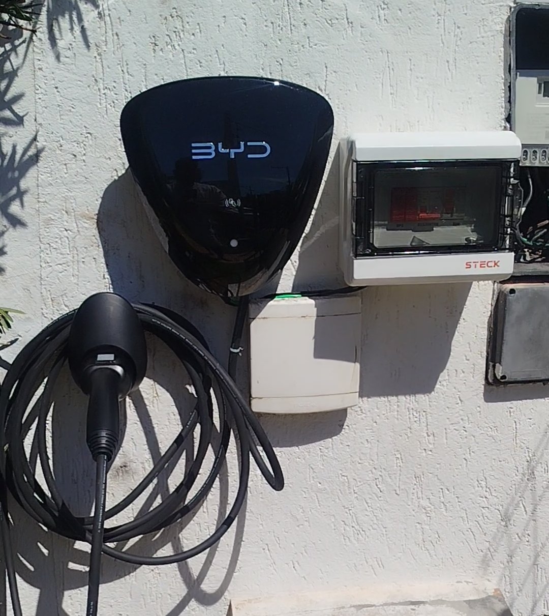 Instalação de carregador para carro elétrico (wallbox) em Abrantes, Camaçari - BA